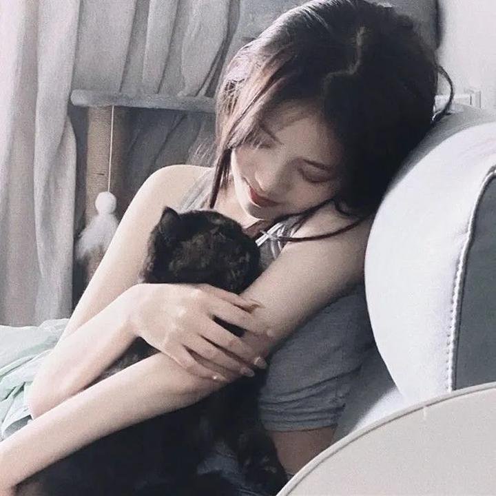 重回过去他却牵手校花